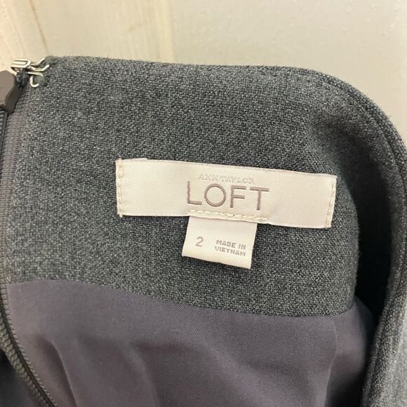 Ann Taylor Loft, charcoal, gray mini skirt, size 2, excellent condition - Picture 3 of 3